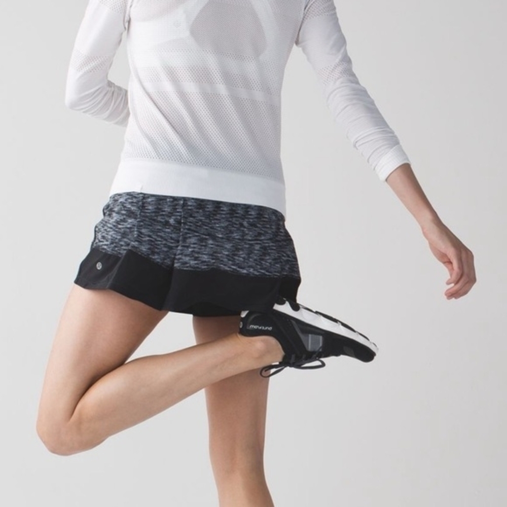 Lululemon Black Patterned Te Ni